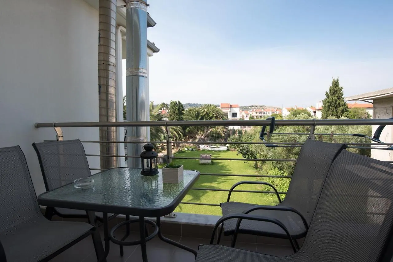 Vertigo Seaside Apartments Nikiti